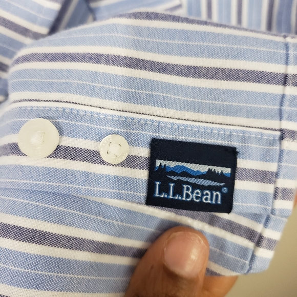 L.L. Bean Men’s Blue and White Striped Button-Down Shirt Size Medium - Picture 7 of 9